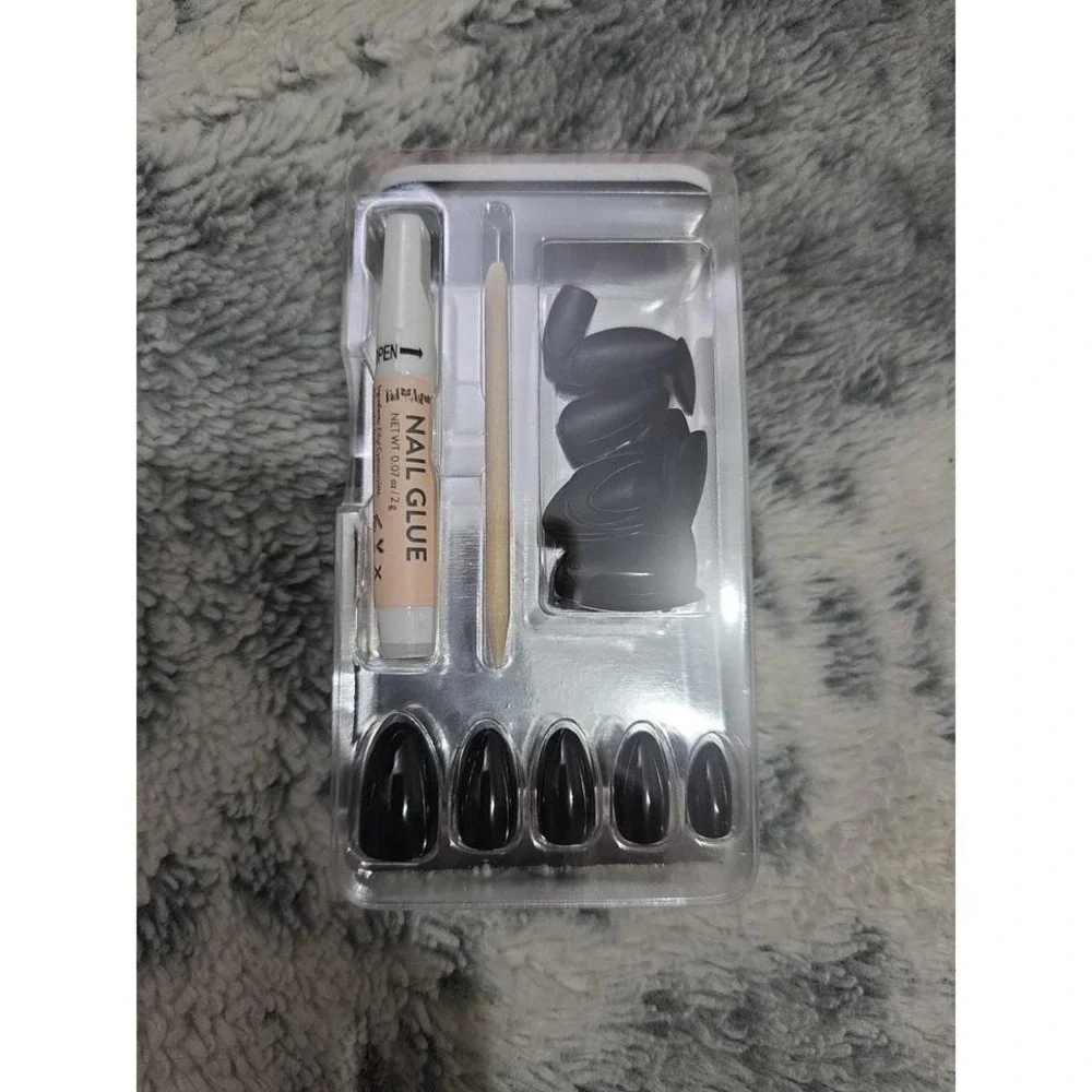 Red Aspen Nail Dashes: Avery's Black Tie Affair *New*